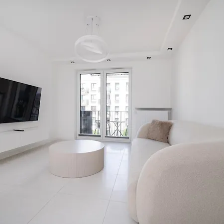 Widzewska Deluxe By Bookinghost شقة