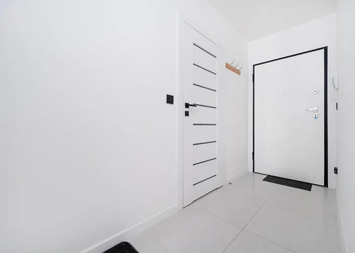 Widzewska Deluxe By Bookinghost * وودج