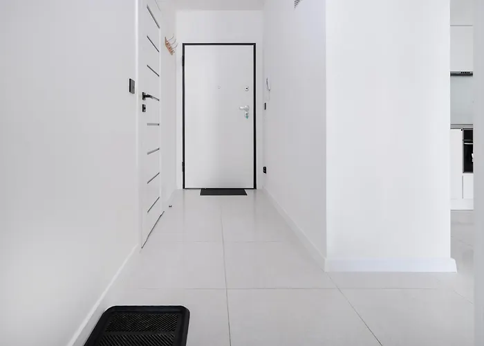 Widzewska Deluxe By Bookinghost * وودج