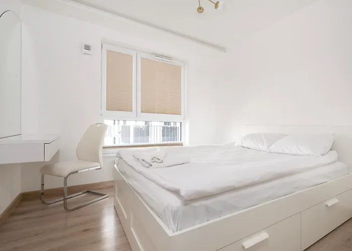 Widzewska Deluxe By Bookinghost